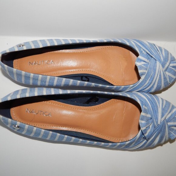 Nautica Women's 10 Blue & White Stripe Fabric Shoes VNGUC - Picture 2 of 8